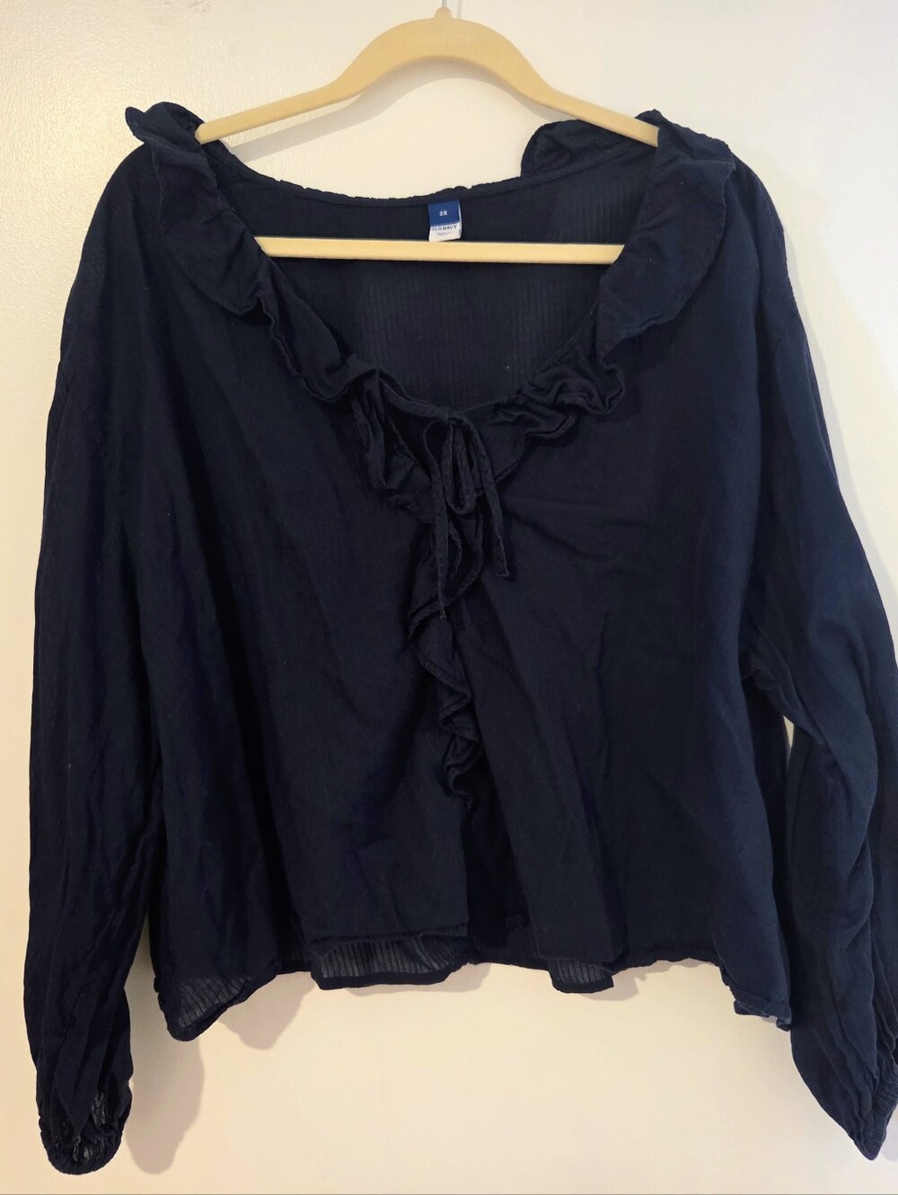 Old Navy Women's Navy Blue Ruffle Detail Top - 2X